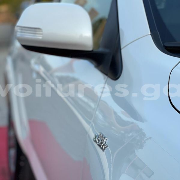 Big with watermark toyota rav4 ngounie ndende 7599