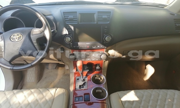 Buy Used Toyota Highlander White Car in Libreville in Estuary Buy Used Toyota Highlander White Car in Libreville in Estuary