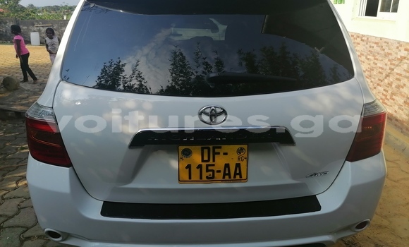 Buy Used Toyota Highlander White Car in Libreville in Estuary Buy Used Toyota Highlander White Car in Libreville in Estuary