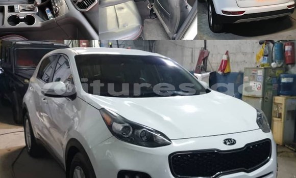 Sayi Na hannu Kia Sportage White Mota in Libreville a estuary Sayi Na hannu Kia Sportage White Mota in Libreville a estuary