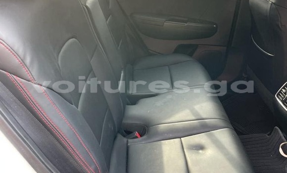 Sayi Na hannu Kia Sportage White Mota in Libreville a estuary Sayi Na hannu Kia Sportage White Mota in Libreville a estuary