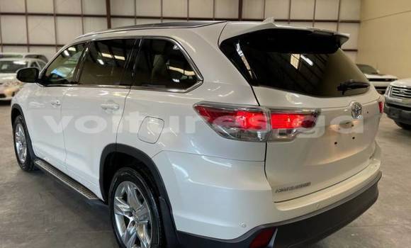 Sayi Imported Toyota Highlander White Mota in Booue a Ogooue-Ivindo Sayi Imported Toyota Highlander White Mota in Booue a Ogooue-Ivindo