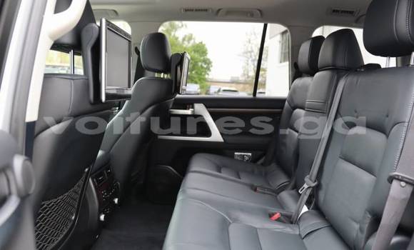 Sayi Imported Toyota Land Cruiser Azurfa Mota in Gamba a Ogooue-Maritime Sayi Imported Toyota Land Cruiser Azurfa Mota in Gamba a Ogooue-Maritime