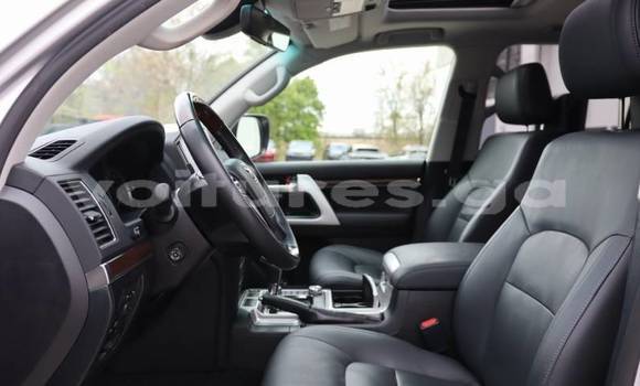 Sayi Imported Toyota Land Cruiser Azurfa Mota in Gamba a Ogooue-Maritime Sayi Imported Toyota Land Cruiser Azurfa Mota in Gamba a Ogooue-Maritime