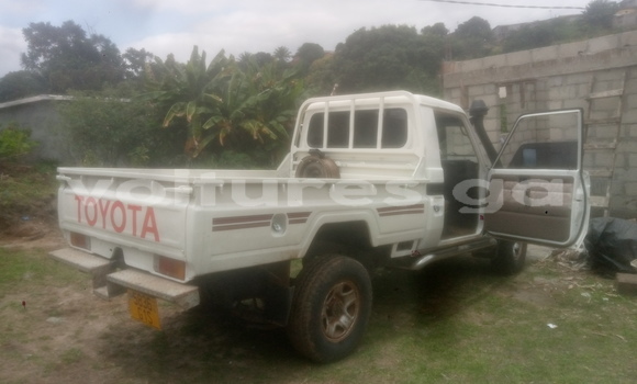 Acheter Occasion Voiture Toyota Land Cruiser Blanc à Libreville, Estuaire Acheter Occasion Voiture Toyota Land Cruiser Blanc à Libreville, Estuaire