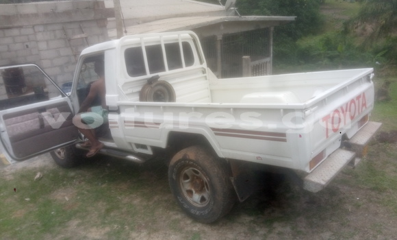 Acheter Occasion Voiture Toyota Land Cruiser Blanc à Libreville, Estuaire Acheter Occasion Voiture Toyota Land Cruiser Blanc à Libreville, Estuaire