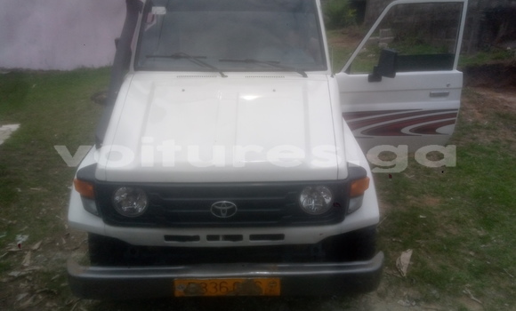 Acheter Occasion Voiture Toyota Land Cruiser Blanc à Libreville, Estuaire Acheter Occasion Voiture Toyota Land Cruiser Blanc à Libreville, Estuaire
