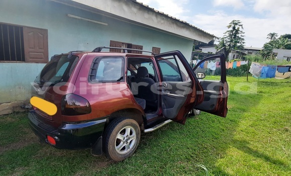 Acheter Occasion Voiture Hyundai Santa Fe Rouge à Libreville, Estuaire Acheter Occasion Voiture Hyundai Santa Fe Rouge à Libreville, Estuaire