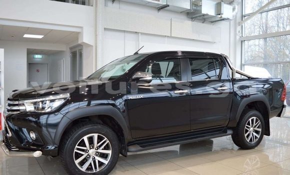 Sayi Imported Toyota Hilux Black Mota in Libreville a estuary Sayi Imported Toyota Hilux Black Mota in Libreville a estuary