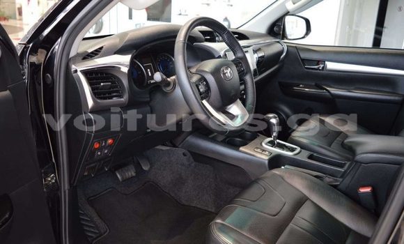 Sayi Imported Toyota Hilux Black Mota in Libreville a estuary Sayi Imported Toyota Hilux Black Mota in Libreville a estuary