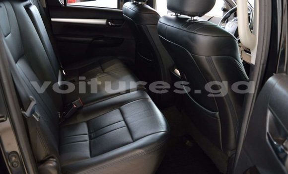 Sayi Imported Toyota Hilux Black Mota in Libreville a estuary Sayi Imported Toyota Hilux Black Mota in Libreville a estuary