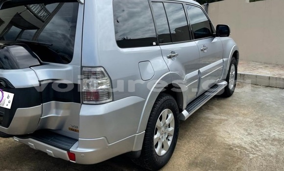 Sayi Sabo Mitsubishi Pajero Azurfa Mota in Libreville a estuary Sayi Sabo Mitsubishi Pajero Azurfa Mota in Libreville a estuary
