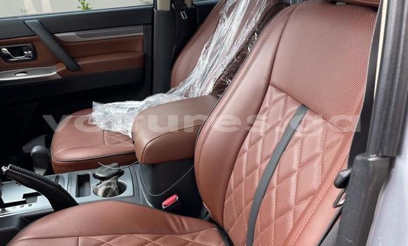 Sayi Sabo Mitsubishi Pajero Azurfa Mota in Libreville a estuary Sayi Sabo Mitsubishi Pajero Azurfa Mota in Libreville a estuary