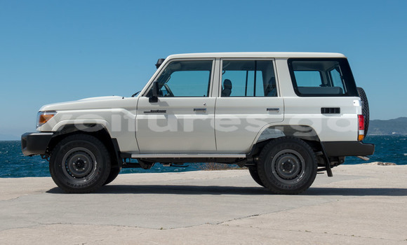 Buy Used Toyota Land Cruiser Other Car in Bitam in Woleu-Ntem Buy Used Toyota Land Cruiser Other Car in Bitam in Woleu-Ntem