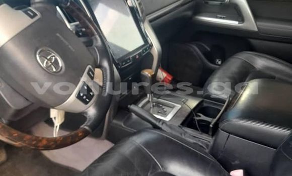 Buy Used Toyota Land Cruiser White Car in Libreville in Estuary Buy Used Toyota Land Cruiser White Car in Libreville in Estuary
