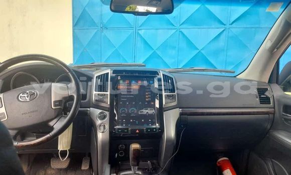Buy Used Toyota Land Cruiser White Car in Libreville in Estuary Buy Used Toyota Land Cruiser White Car in Libreville in Estuary