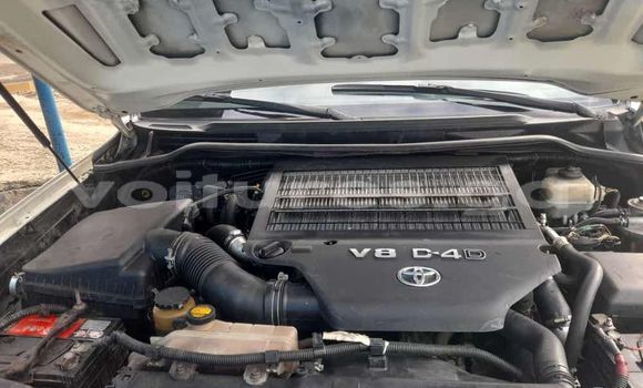 Buy Used Toyota Land Cruiser White Car in Libreville in Estuary Buy Used Toyota Land Cruiser White Car in Libreville in Estuary