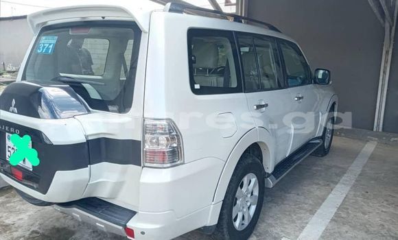 Buy Used Mitsubishi Pajero White Car in Libreville in Estuary Buy Used Mitsubishi Pajero White Car in Libreville in Estuary