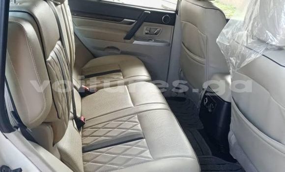 Buy Used Mitsubishi Pajero White Car in Libreville in Estuary Buy Used Mitsubishi Pajero White Car in Libreville in Estuary