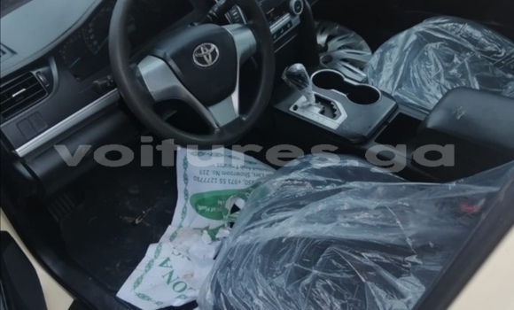 Acheter Import Voiture Toyota Camry Blanc à Libreville, Estuaire Acheter Import Voiture Toyota Camry Blanc à Libreville, Estuaire