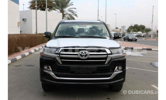 Acheter Import Voiture Toyota Land Cruiser Noir à Import - Dubai, Estuaire Acheter Import Voiture Toyota Land Cruiser Noir à Import - Dubai, Estuaire