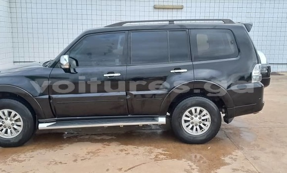 Sayi Na hannu Mitsubishi Pajero Black Mota in Libreville a estuary Sayi Na hannu Mitsubishi Pajero Black Mota in Libreville a estuary