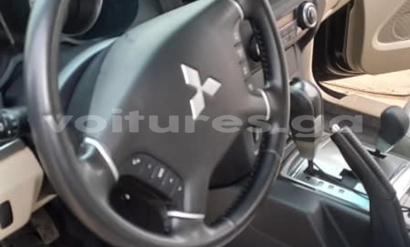 Sayi Na hannu Mitsubishi Pajero Black Mota in Libreville a estuary Sayi Na hannu Mitsubishi Pajero Black Mota in Libreville a estuary