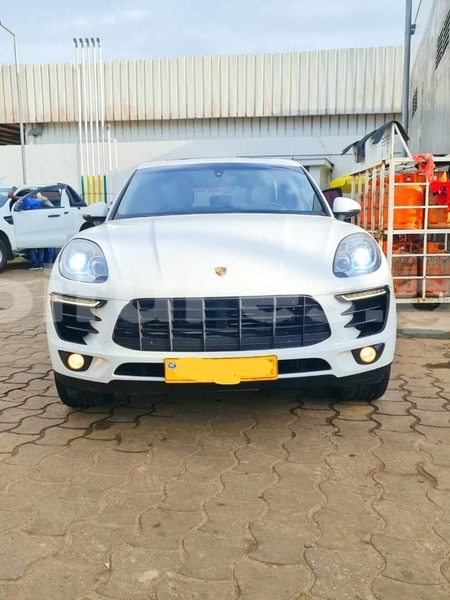 Big with watermark porsche macan estuaire libreville 7685