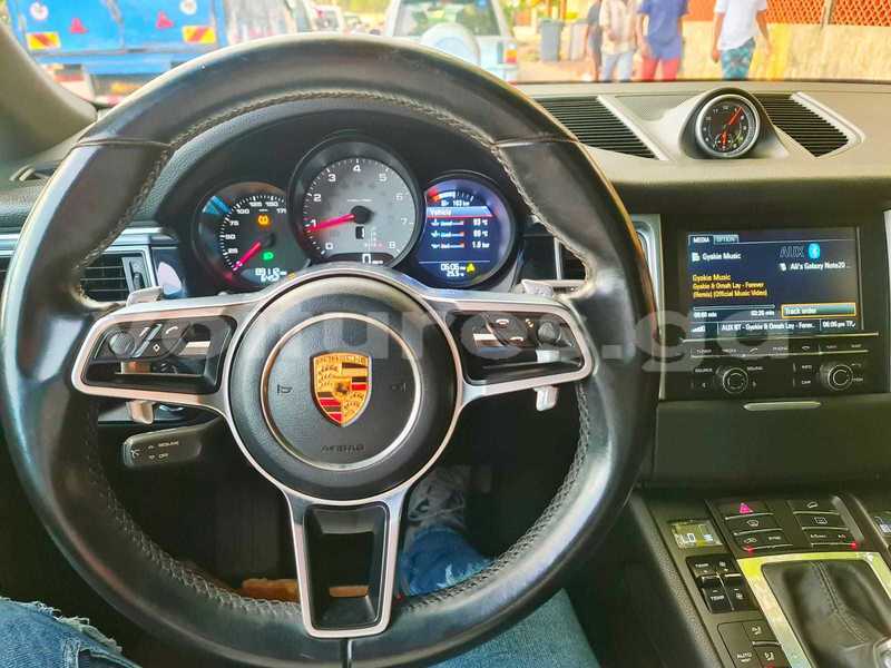 Big with watermark porsche macan estuaire libreville 7685