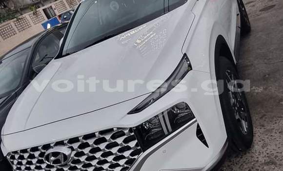 Buy Used Hyundai Santa Fe White Car in Libreville in Estuary Buy Used Hyundai Santa Fe White Car in Libreville in Estuary