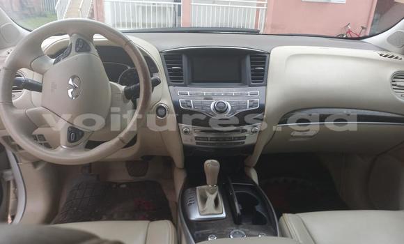 Sayi Na hannu Infiniti Q60 White Mota in Libreville a estuary Sayi Na hannu Infiniti Q60 White Mota in Libreville a estuary