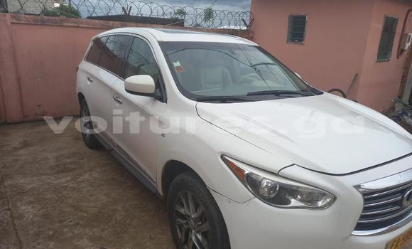 Sayi Na hannu Infiniti Q60 White Mota in Libreville a estuary Sayi Na hannu Infiniti Q60 White Mota in Libreville a estuary