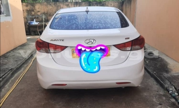 Sayi Na hannu Hyundai Accent White Mota in Libreville a estuary Sayi Na hannu Hyundai Accent White Mota in Libreville a estuary