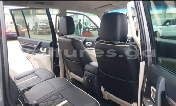 Acheter Import Voiture Mitsubishi Pajero Gris à Libreville, Estuaire Acheter Import Voiture Mitsubishi Pajero Gris à Libreville, Estuaire