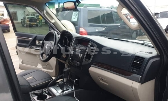 Acheter Import Voiture Mitsubishi Pajero Gris à Libreville, Estuaire Acheter Import Voiture Mitsubishi Pajero Gris à Libreville, Estuaire