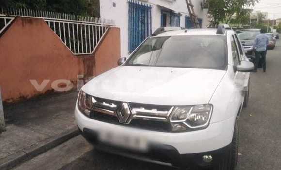 Sayi Na hannu Renault Duster White Mota in Libreville a estuary Sayi Na hannu Renault Duster White Mota in Libreville a estuary