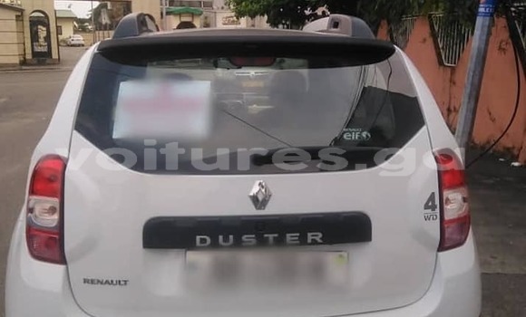 Sayi Na hannu Renault Duster White Mota in Libreville a estuary Sayi Na hannu Renault Duster White Mota in Libreville a estuary