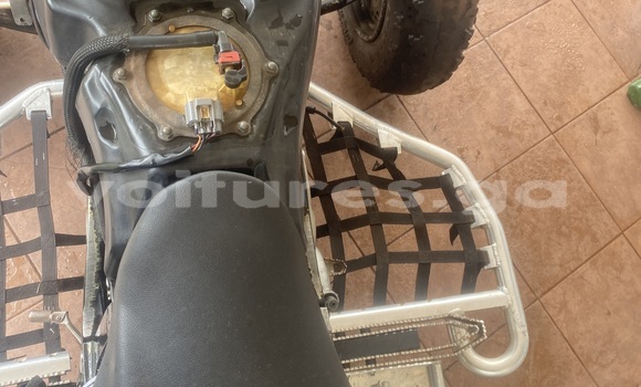 Sayi Na hannu Yamaha YFM Azurfa Motsi in Port Gentil a Ogooué-Maritime Sayi Na hannu Yamaha YFM Azurfa Motsi in Port Gentil a Ogooué-Maritime