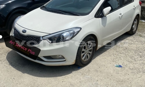 Sayi Na hannu Kia K3 White Mota in Libreville a estuary Sayi Na hannu Kia K3 White Mota in Libreville a estuary