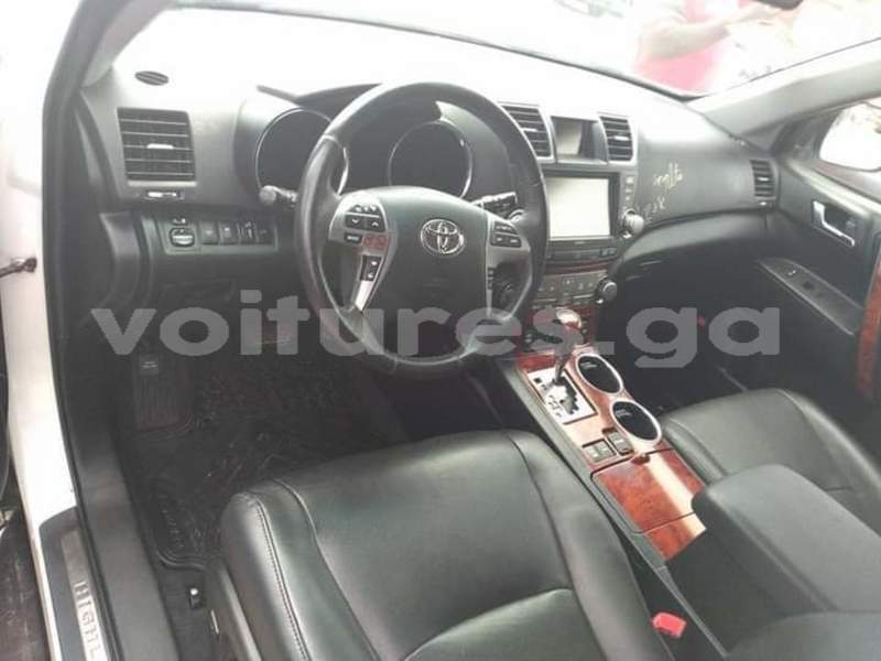 Big with watermark toyota hilux estuaire libreville 7733