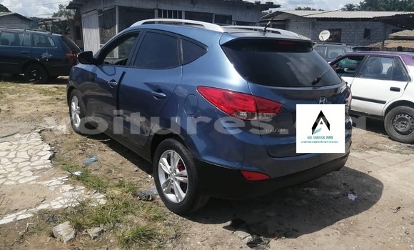 Sayi Na hannu Hyundai ix35 Blue Mota in Libreville a estuary Sayi Na hannu Hyundai ix35 Blue Mota in Libreville a estuary