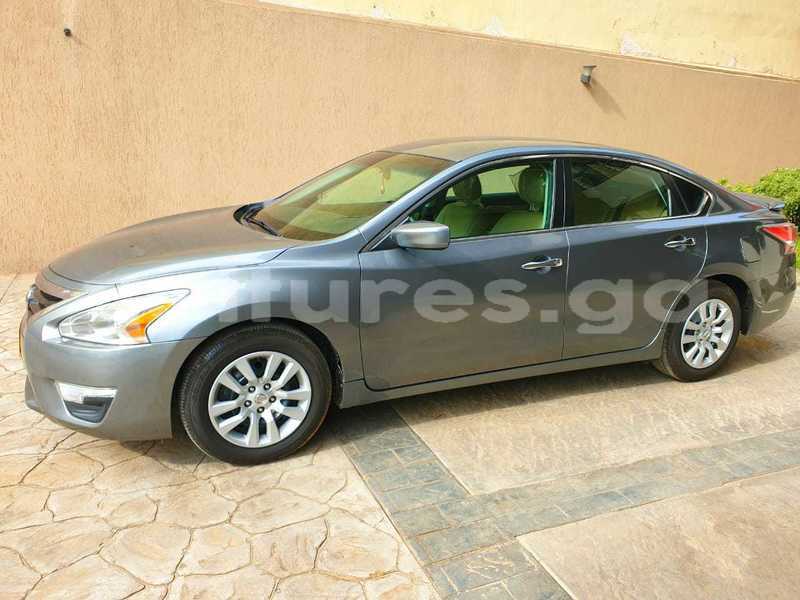 Big with watermark nissan altima estuaire libreville 7735