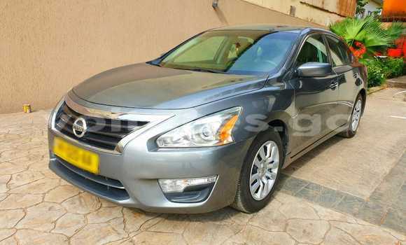 Sayi Na hannu Nissan Altima Azurfa Mota in Libreville a estuary