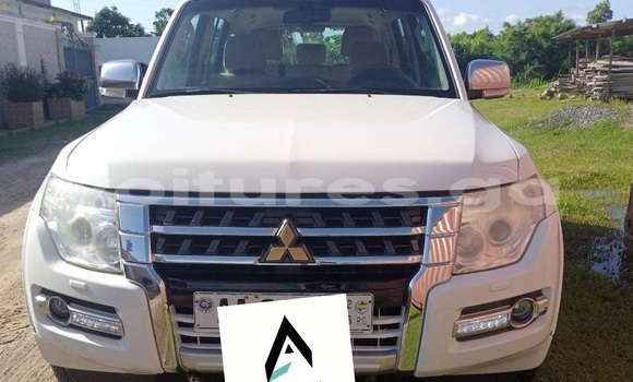 Acheter Occasion Voiture Mitsubishi Pajero Blanc à Libreville, Estuaire