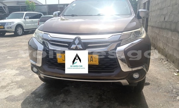 Sayi Na hannu Mitsubishi Montero Brown Mota in Libreville a estuary
