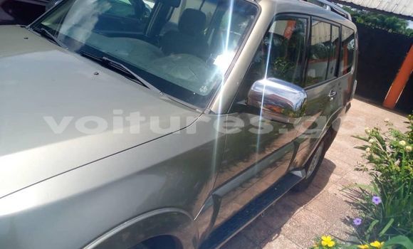 Sayi Na hannu Mitsubishi Pajero M Mota in Libreville a estuary Sayi Na hannu Mitsubishi Pajero M Mota in Libreville a estuary