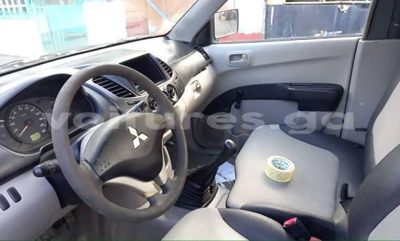 Sayi Na hannu Mitsubishi L200 Black Mota in Libreville a estuary Sayi Na hannu Mitsubishi L200 Black Mota in Libreville a estuary