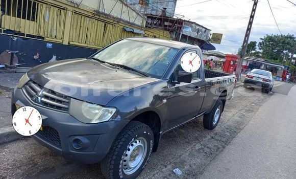 Sayi Na hannu Mitsubishi L200 Black Mota in Libreville a estuary Sayi Na hannu Mitsubishi L200 Black Mota in Libreville a estuary