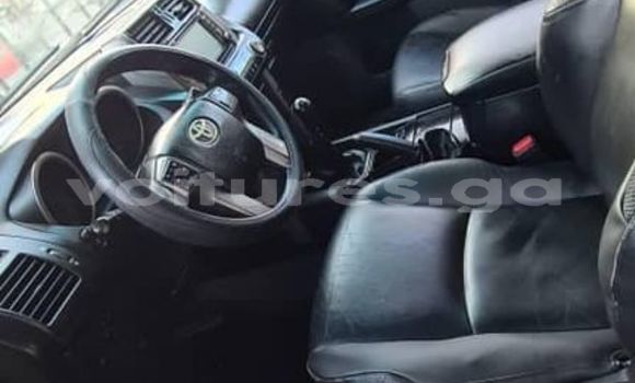 Sayi Na hannu Toyota Land Cruiser Prado Azurfa Mota in Libreville a estuary Sayi Na hannu Toyota Land Cruiser Prado Azurfa Mota in Libreville a estuary