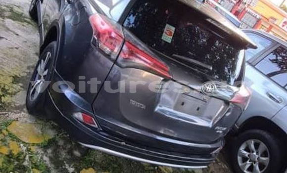 Sayi Na hannu Toyota RAV4 Black Mota in Libreville a estuary Sayi Na hannu Toyota RAV4 Black Mota in Libreville a estuary